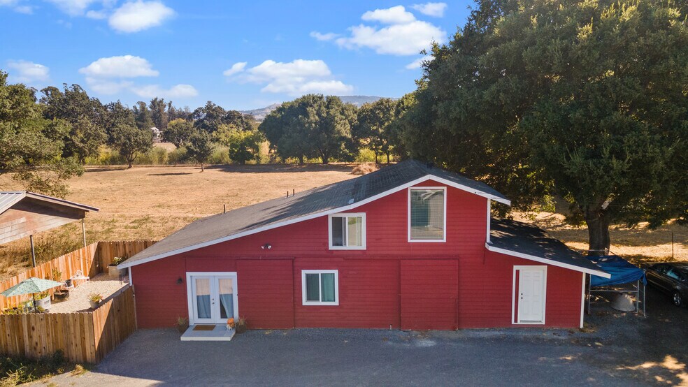 Building Photo - 1081 Moss Rd