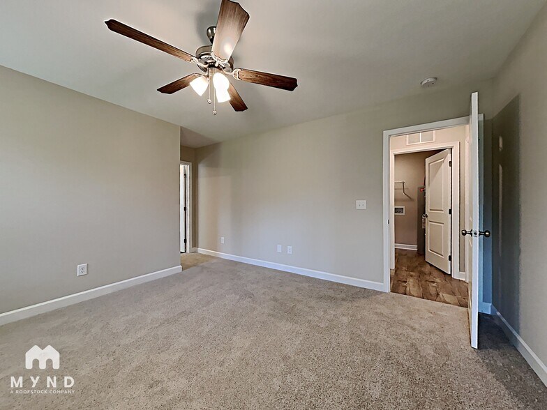 Building Photo - 1411 Oakshade Ave