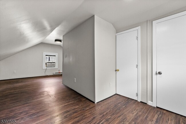 Building Photo - 14 Brookwood Dr