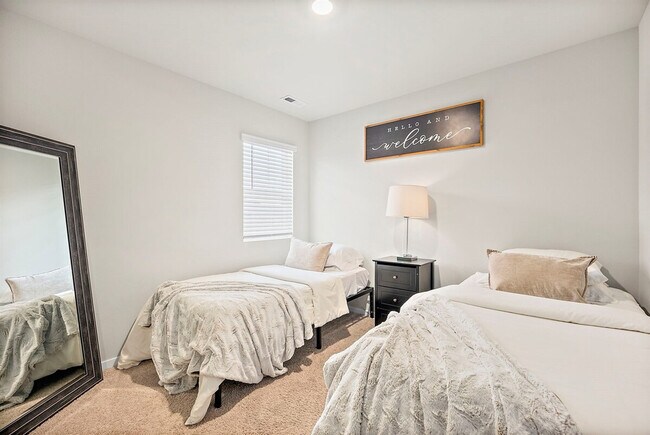 Building Photo - 10715 186th St Ct E