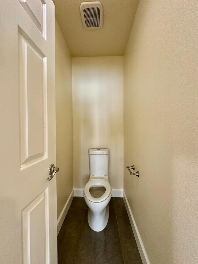 Building Photo - 3980 Avignon Ln