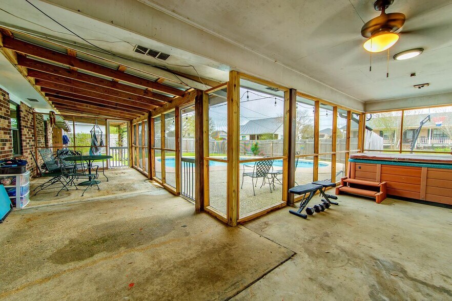 Building Photo - 203 Virginia St