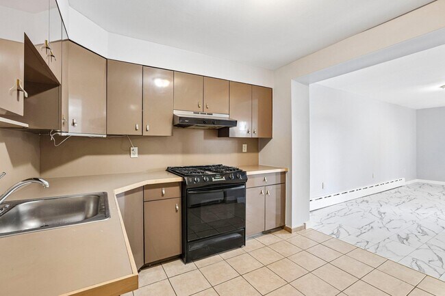 Building Photo - 628 Palisade Ave