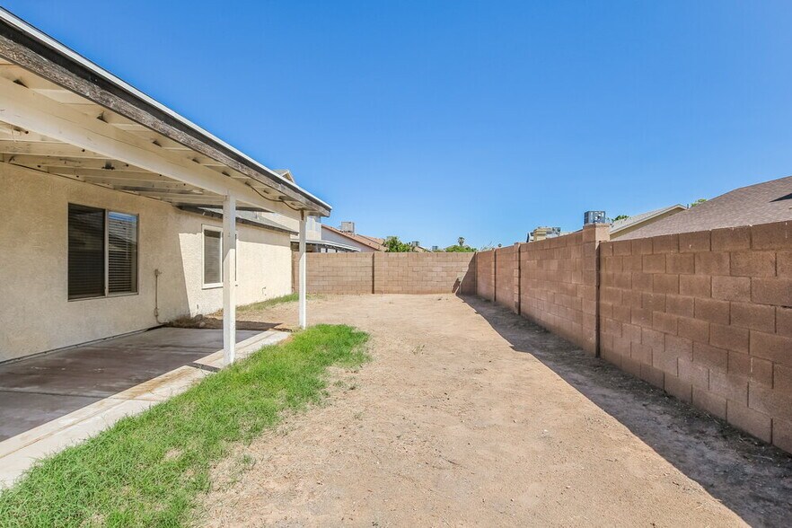 Building Photo - 8771 W Ocotillo Rd