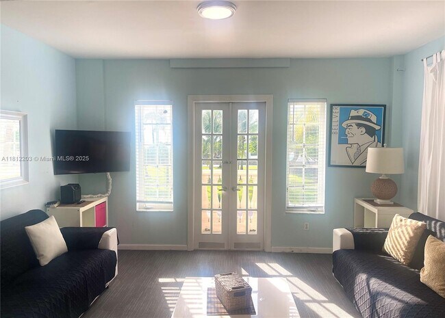 Building Photo - 918 Ocean Dr