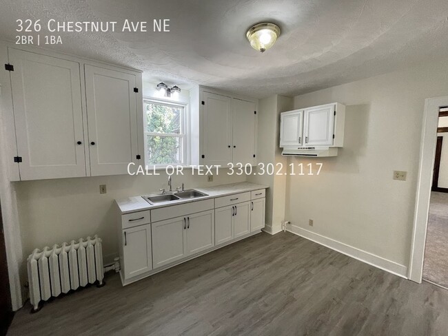 Building Photo - Two bedroom one bathroom second level apar...