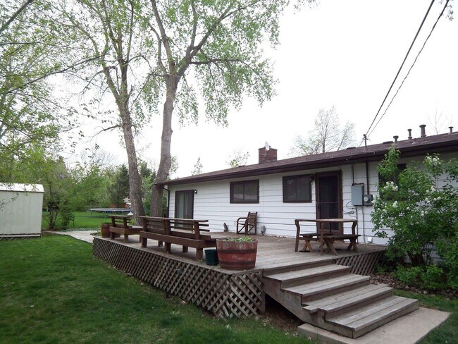 Building Photo - $0 DEPOSIT OPTION! WALNUT HILLS DIVISION, NEW APPLIANCES, GARAGE, FIREPLACE, STORAGE!
