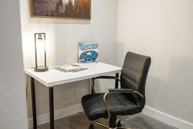 Building Photo - 255 Matterhorn Dr