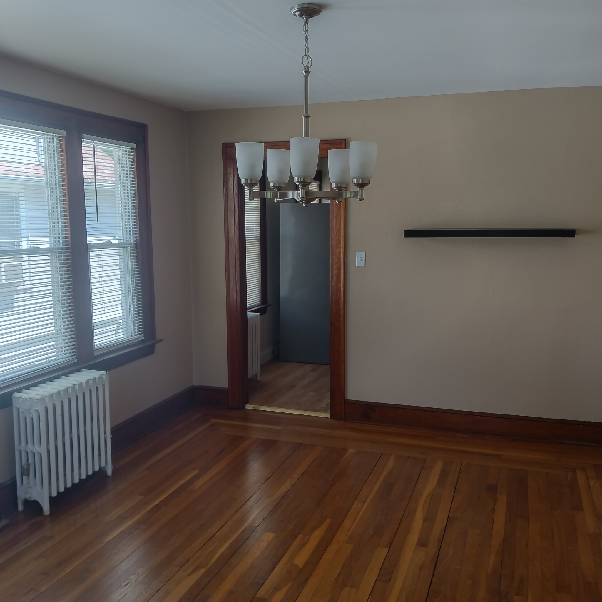 Dining room - 261 View St