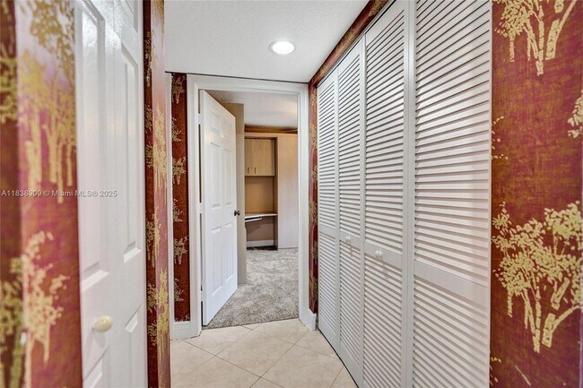 Building Photo - 12547 Imperial Isle Dr