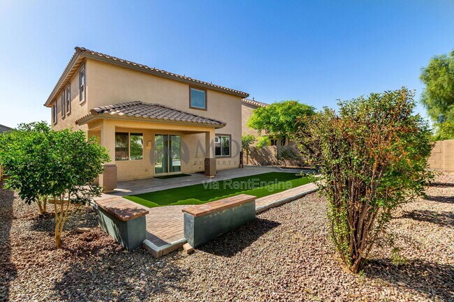 Building Photo - 904 E Euclid Ave