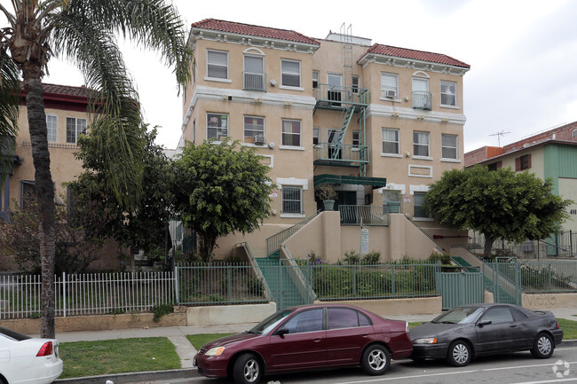 Building Photo - Gillman Studio Apartments