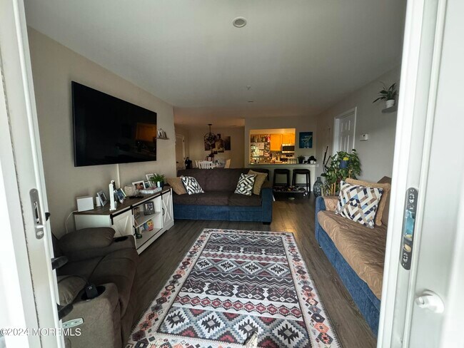 Building Photo - 402 Wedgewood Cir