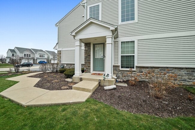 Building Photo - 650 Hawley Dr