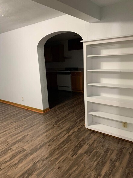 Building Photo - 705 28th St