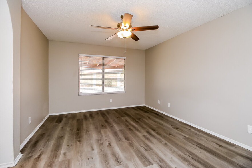 Building Photo - 598 S Terrace Rd
