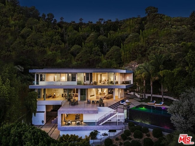 Building Photo - 1895 Rising Glen Rd