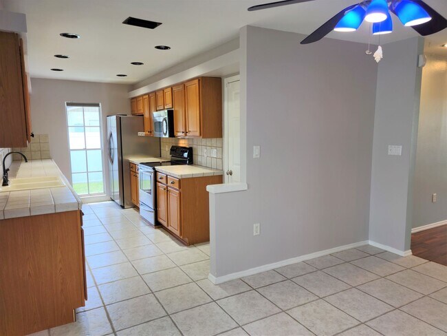 Building Photo - Cute Annual Single Family Home – Near Shamrock Park and South Venice Ferry and Boat launch!