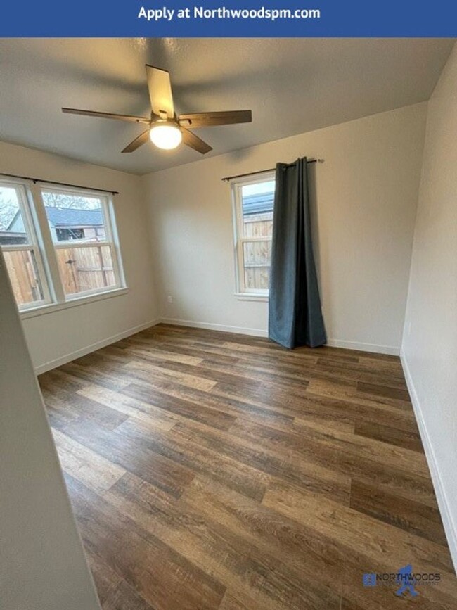 Building Photo - Very Nice Newer Build- 2 Bedroom2 Bathroom...