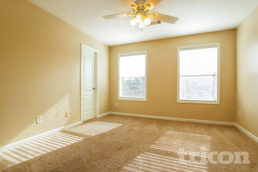 Building Photo - 1570 Lily Valley Dr