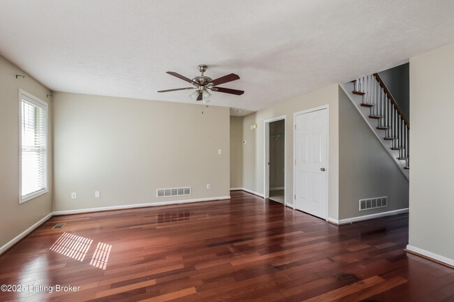 Building Photo - 9303 Longhorn Ct