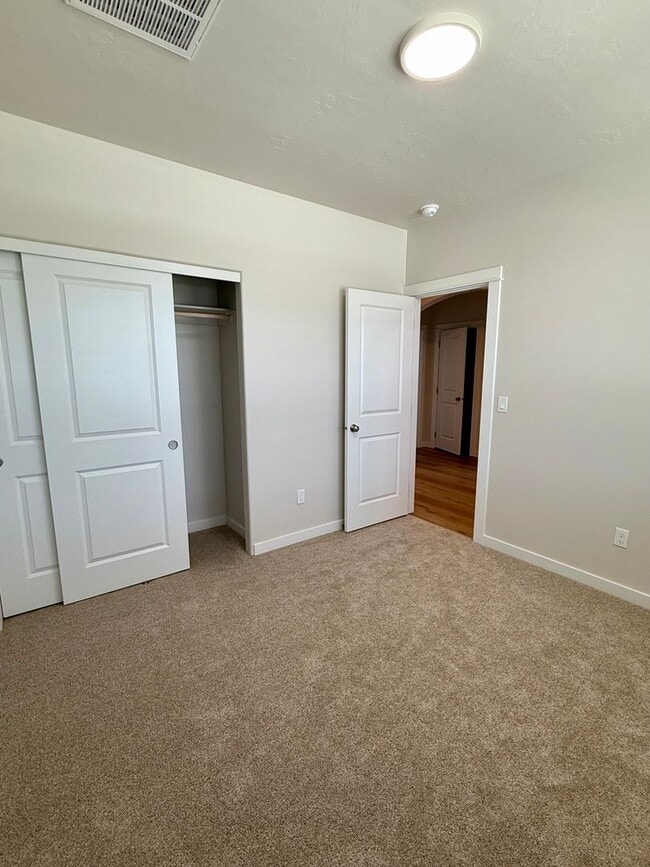 Building Photo - Welcome home! 4 bed 2 bath in Caldwell Idaho