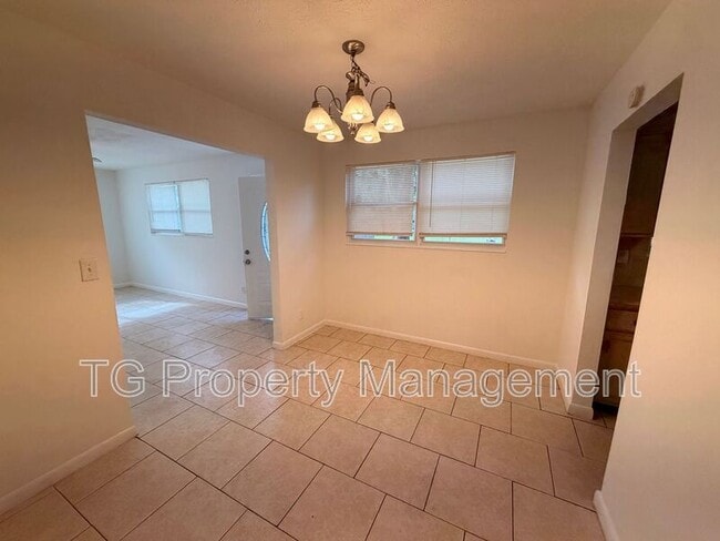 Building Photo - 6631 Bo Peep Dr N