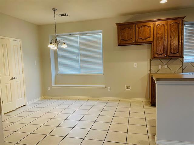 Building Photo - 5929 Desperado Dr