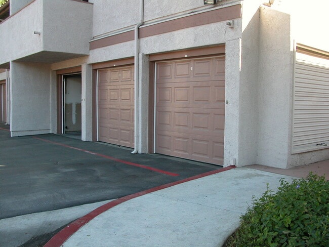 Building Photo - Recently Reduced-Vista Way Village One Bedroom Condo for Rent in Oceanside