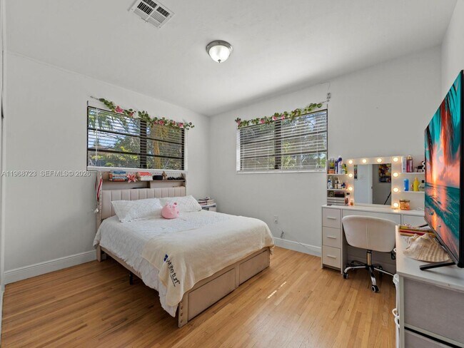 Building Photo - 9320 SW 125th Terrace