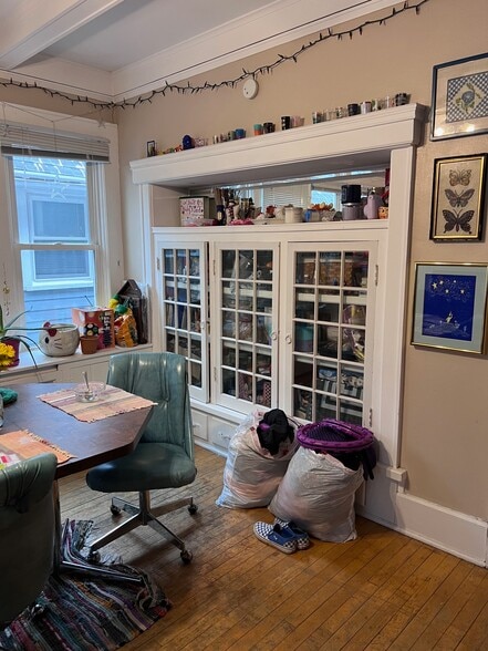 Building Photo - 3431 N Bartlett Ave