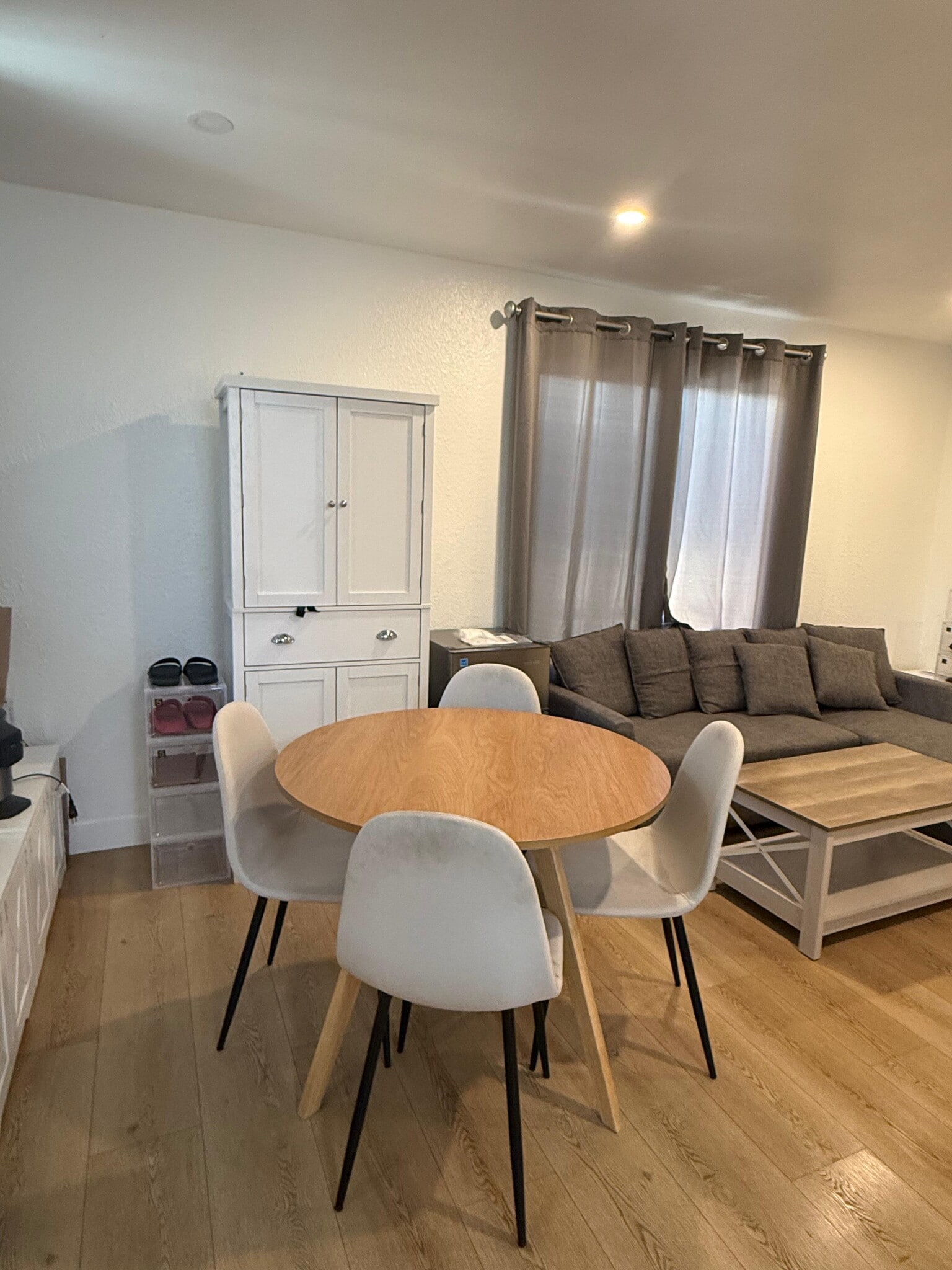 Shared Dining Area - 4101 4th Ave
