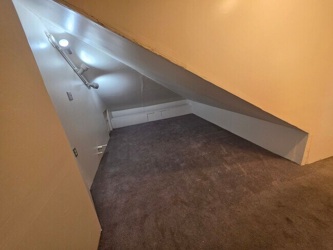 Building Photo - 170 N 100 E