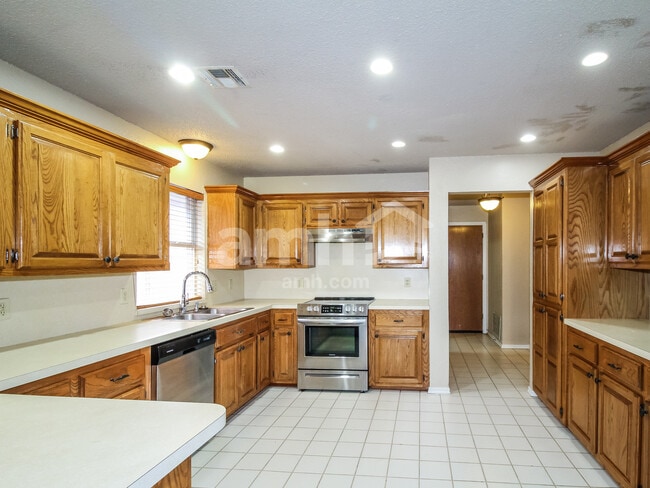 Building Photo - 8824 NW 85th St