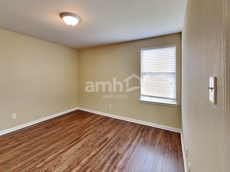 Building Photo - 9415 White Diamond Ln