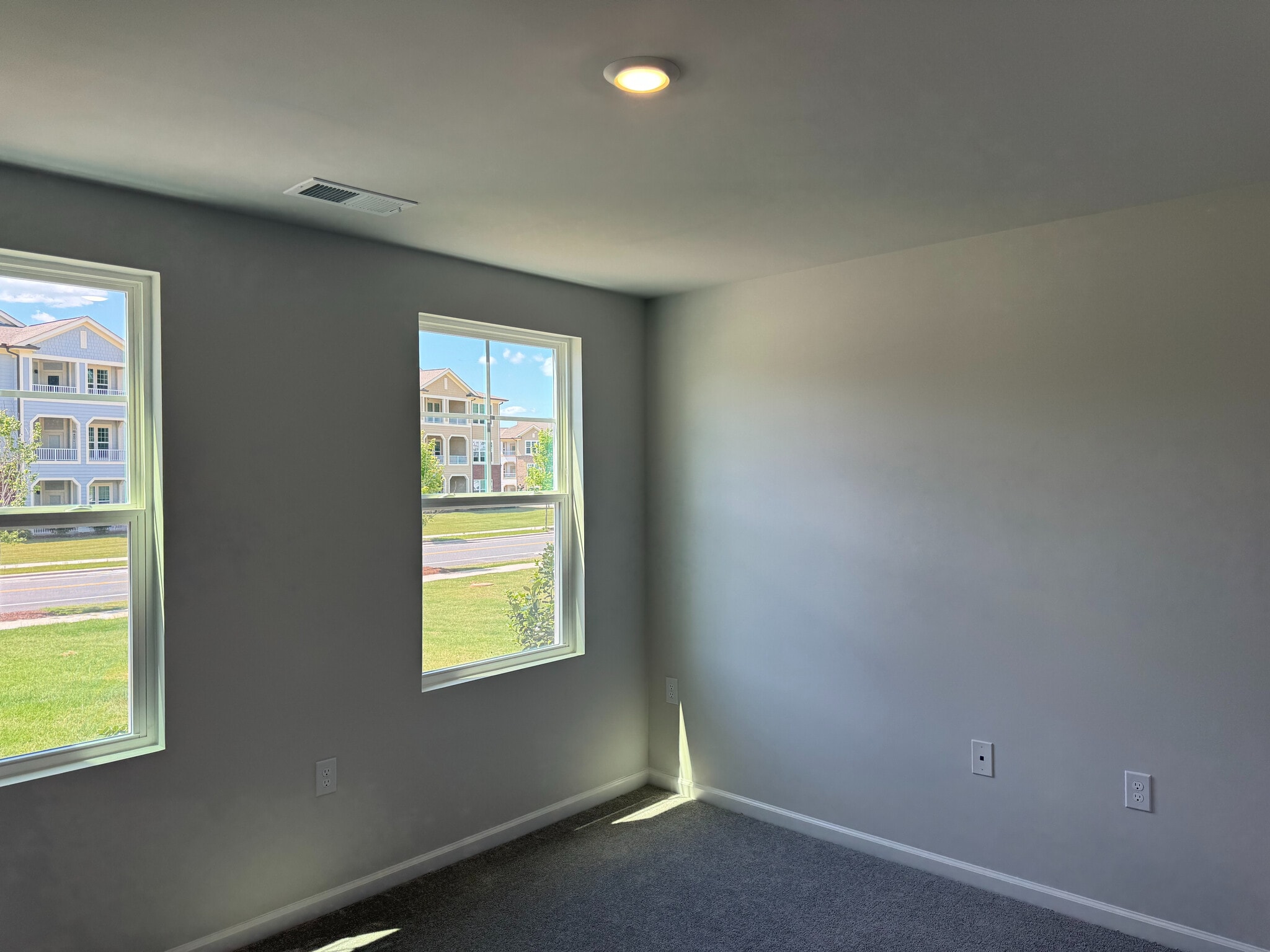 Building Photo - Room in Townhome on Kasota Ln