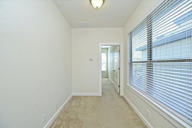Building Photo - 2101 Rivers Edge Way