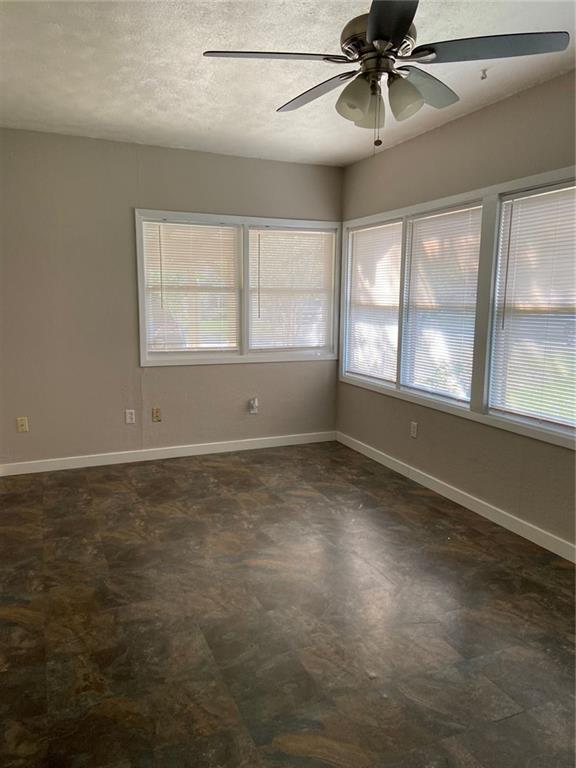 Building Photo - 1406 Green Forest Dr