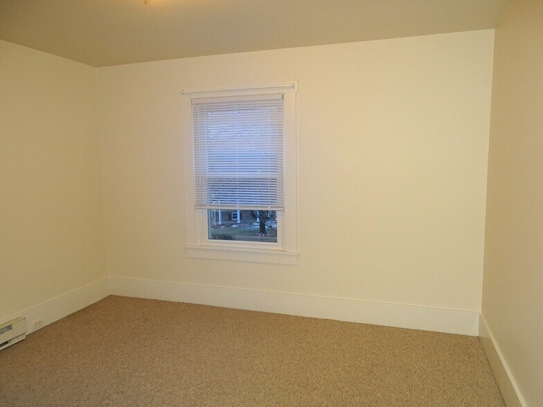 Building Photo - 6 N Peartown Rd