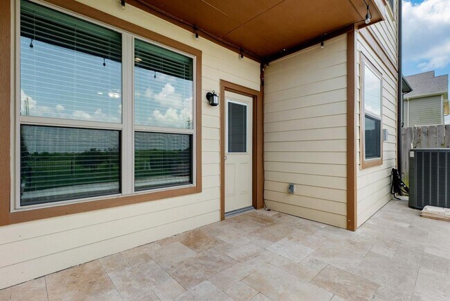 Building Photo - 5206 Pr Ter Ln