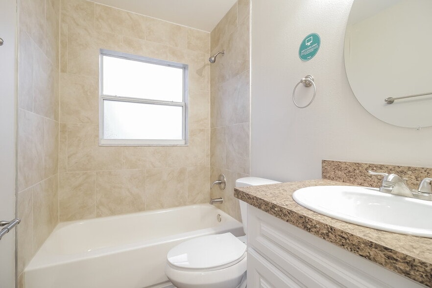 Building Photo - 13448 Silver Leaf Cir