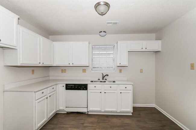 Building Photo - 1212 Calebs Ridge Dr