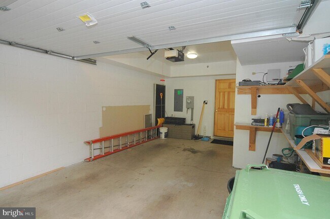 Building Photo - 706 S Bond St