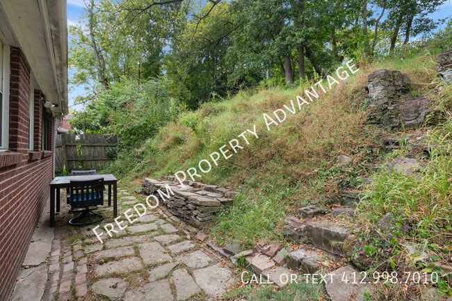 Building Photo - 2642 Mt Royal Rd