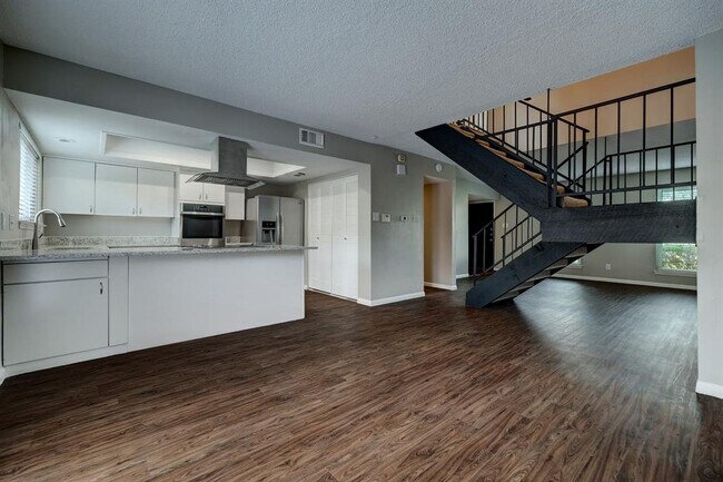 Building Photo - 10306 Hammerly Blvd