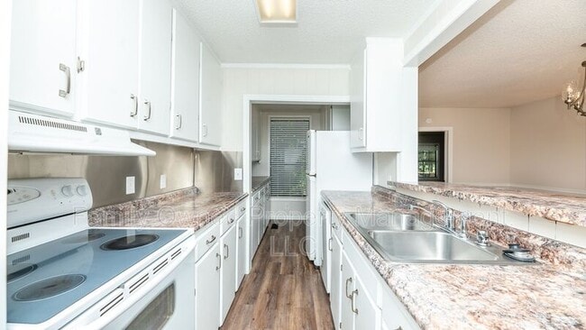 Building Photo - 214 New Grade Rd