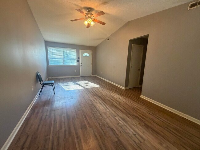 Building Photo - 11 Coulter Dr