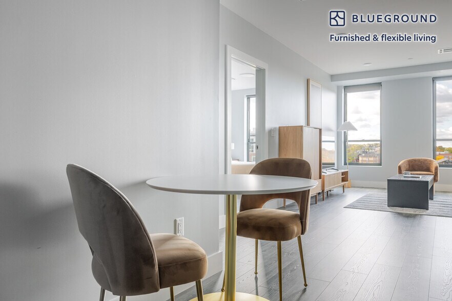 Building Photo - 365 Western Ave