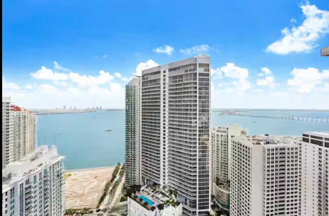 Building Photo - 1395 Brickell Ave