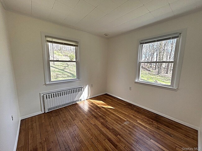 Building Photo - 8 Ridge St